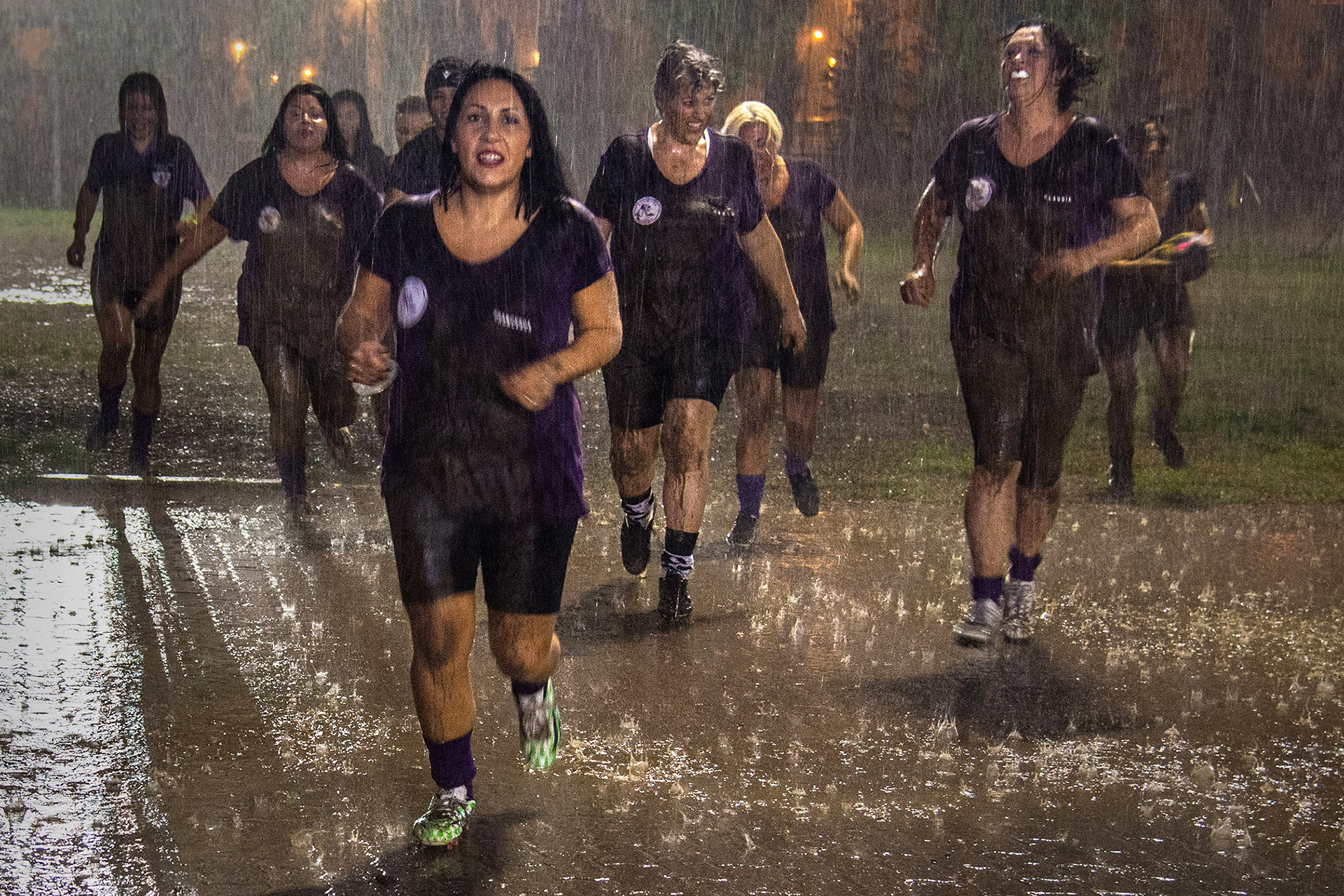 Foto n 46 NONA CLASSSANDRA LUMINI IMAGO CLUB--- ALLENAMENTO RUGBI  L'allenamento deve andare avanti, le condizioni del tempo non possono ostacolarlo, specialmente per chi pratica questo sport anche al femminile. Anche l'autore  forse rimasto attratto 