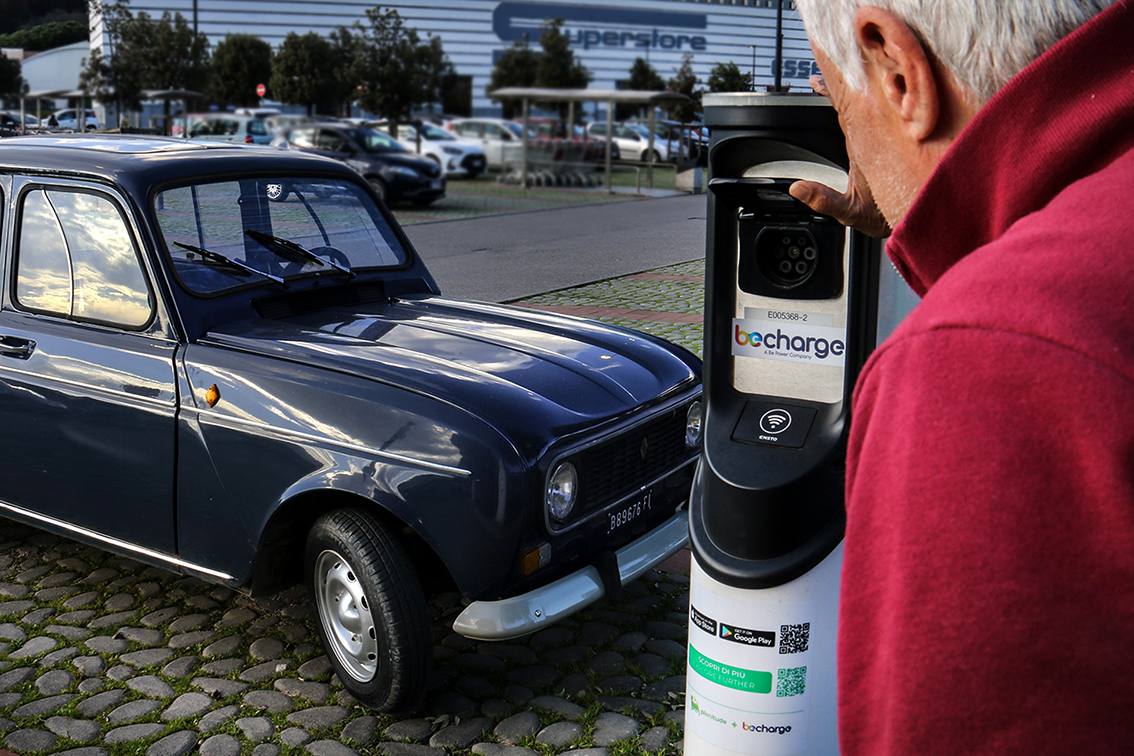 22- QUINTA CLASS E
IMAGO CLUB CARLO MOSCARDI
lectric power
Lautomobile, come simbolo della nostra modernit e del raggiunto benessere, cambia, ancora una volta, il cuore.
Sempre pi spaziose, confortevoli, belle, hanno dovuto cedere allinevitabile raffr