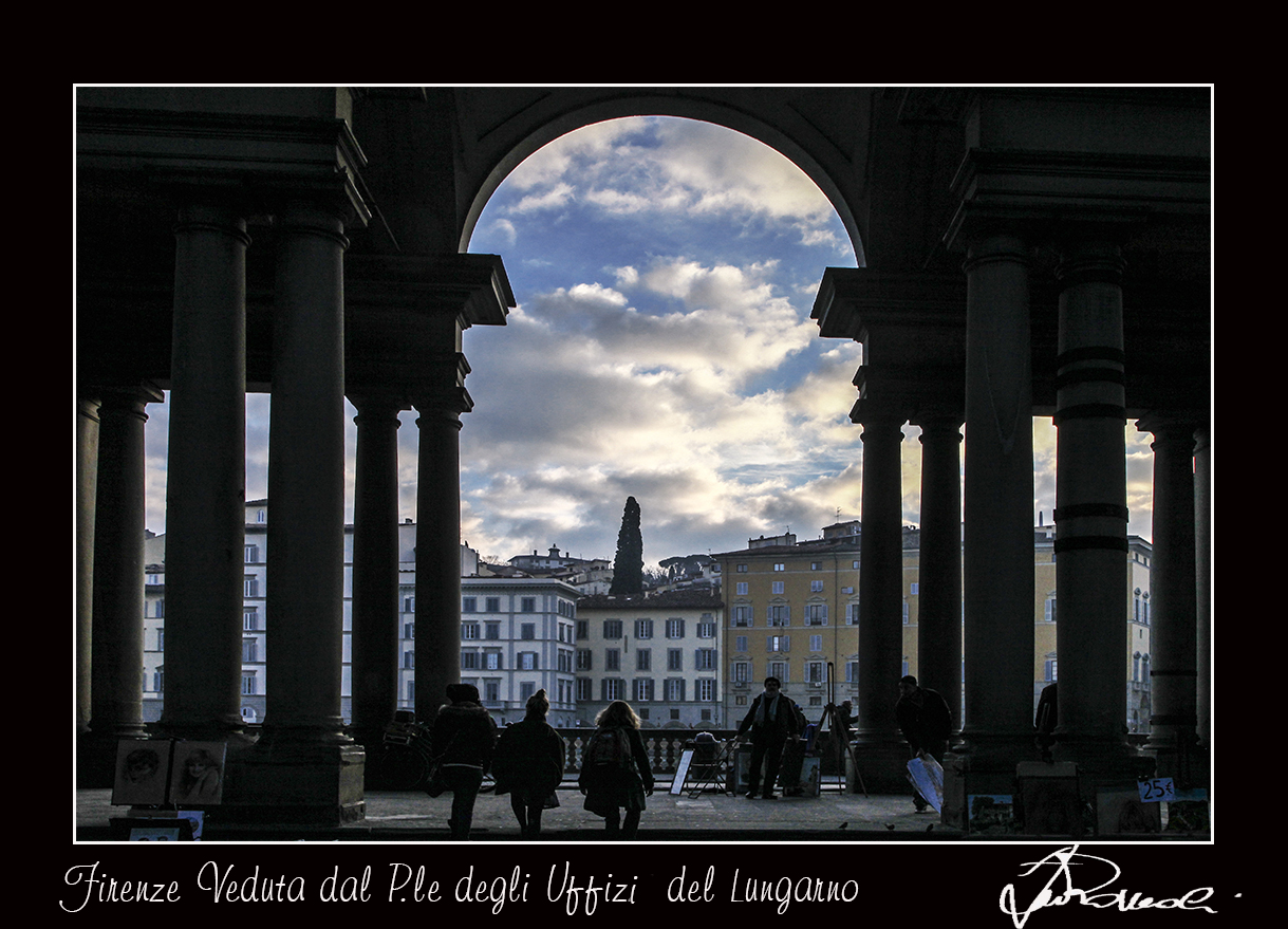 Firenze Veduta dal piazzale degli Uffizi del Lungarno 